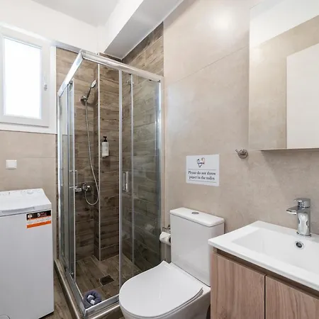 Kleoniki & Irida Residential Complexes アパート