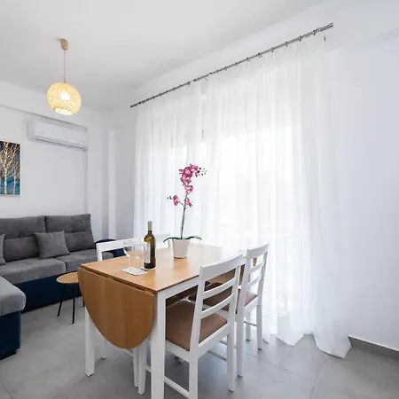 Kleoniki & Irida Residential Complexes アパート Ofrínion