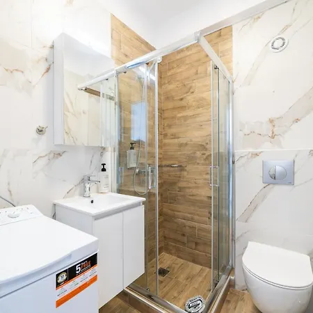 Kleoniki & Irida Residential Complexes Ofrínion