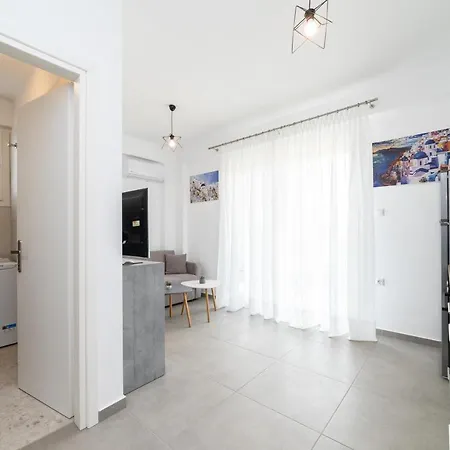 Kleoniki & Irida Residential Complexes アパート *