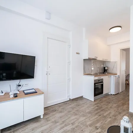 Kleoniki & Irida Residential Complexes * Ofrínion