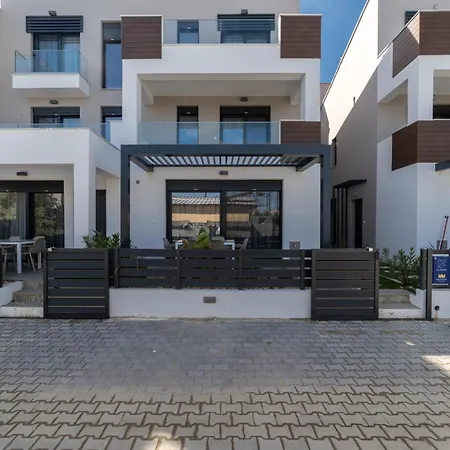 アパート Kleoniki & Irida Residential Complexes