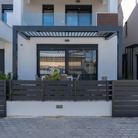 Kleoniki & Irida Residential Complexes *