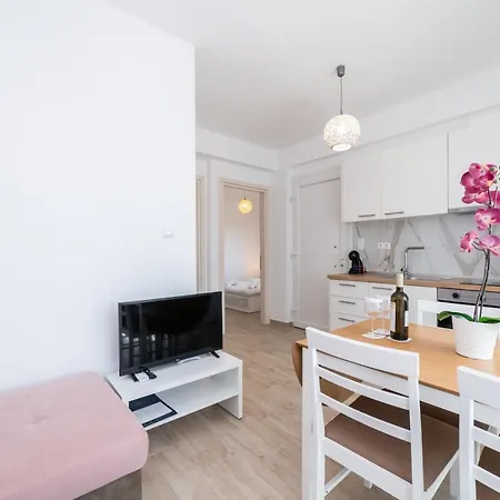 Kleoniki & Irida Residential Complexes * Ofrínion