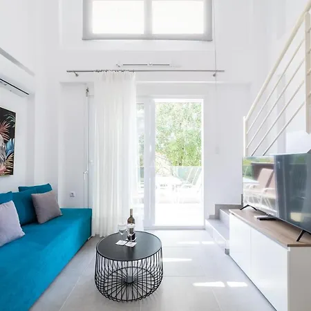 Apartment Kleoniki & Irida Residential Complexes *
