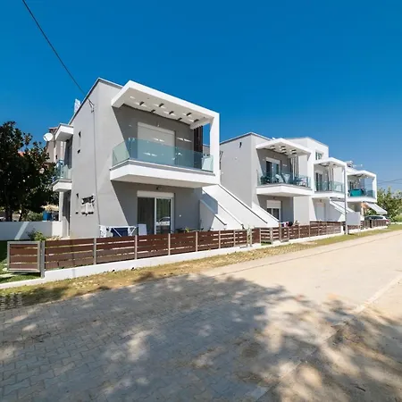 Kleoniki & Irida Residential Complexes Ofrinion