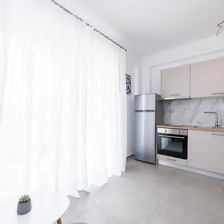 Kleoniki & Irida Residential Complexes *