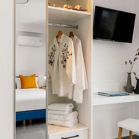 Kleoniki & Irida Residential Complexes Офринио