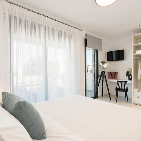 Kleoniki & Irida Residential Complexes Ofrinion