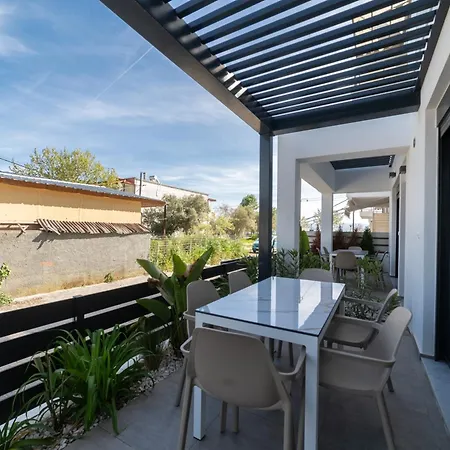 Kleoniki & Irida Residential Complexes Ofrinion
