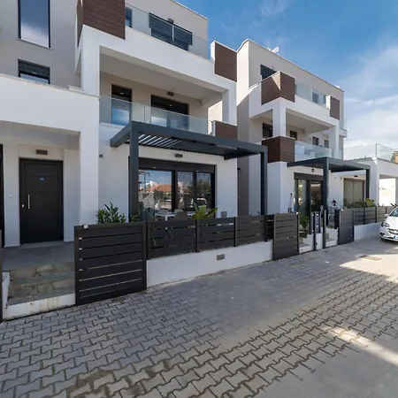 Kleoniki & Irida Residential Complexes Апартаменты Офринио