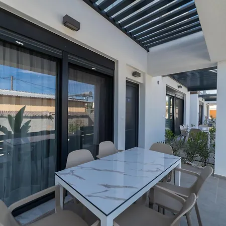 Kleoniki & Irida Residential Complexes * Ofrinion