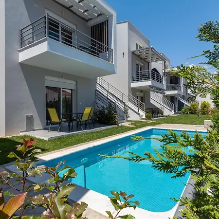 Kleoniki & Irida Residential Complexes * Ofrinion
