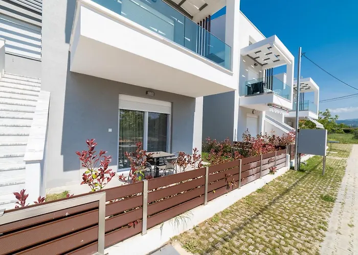 Kleoniki & Irida Residential Complexes *