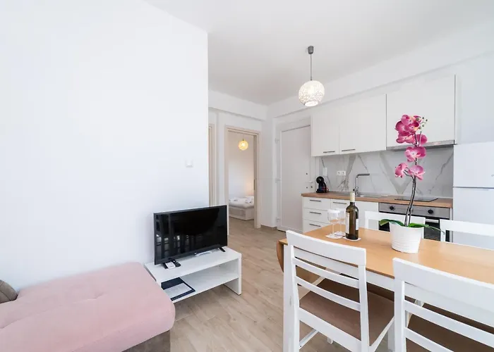 Kleoniki & Irida Residential Complexes * Ofrínion