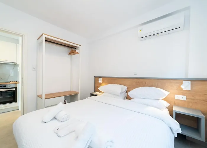 Kleoniki & Irida Residential Complexes * Ofrínion