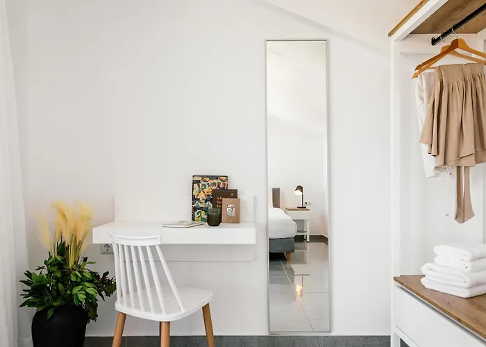 Kleoniki & Irida Residential Complexes *