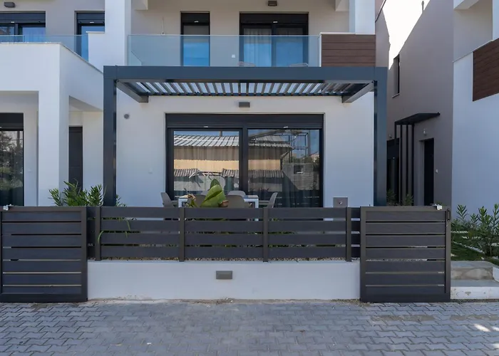 Kleoniki & Irida Residential Complexes *